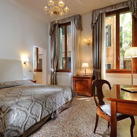 팔라쪼 비투리 호텔