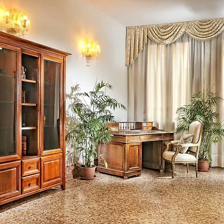 Palazzo Vitturi 3* Венеция