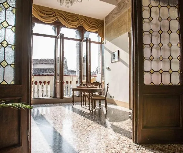 Palazzo Vitturi 3*